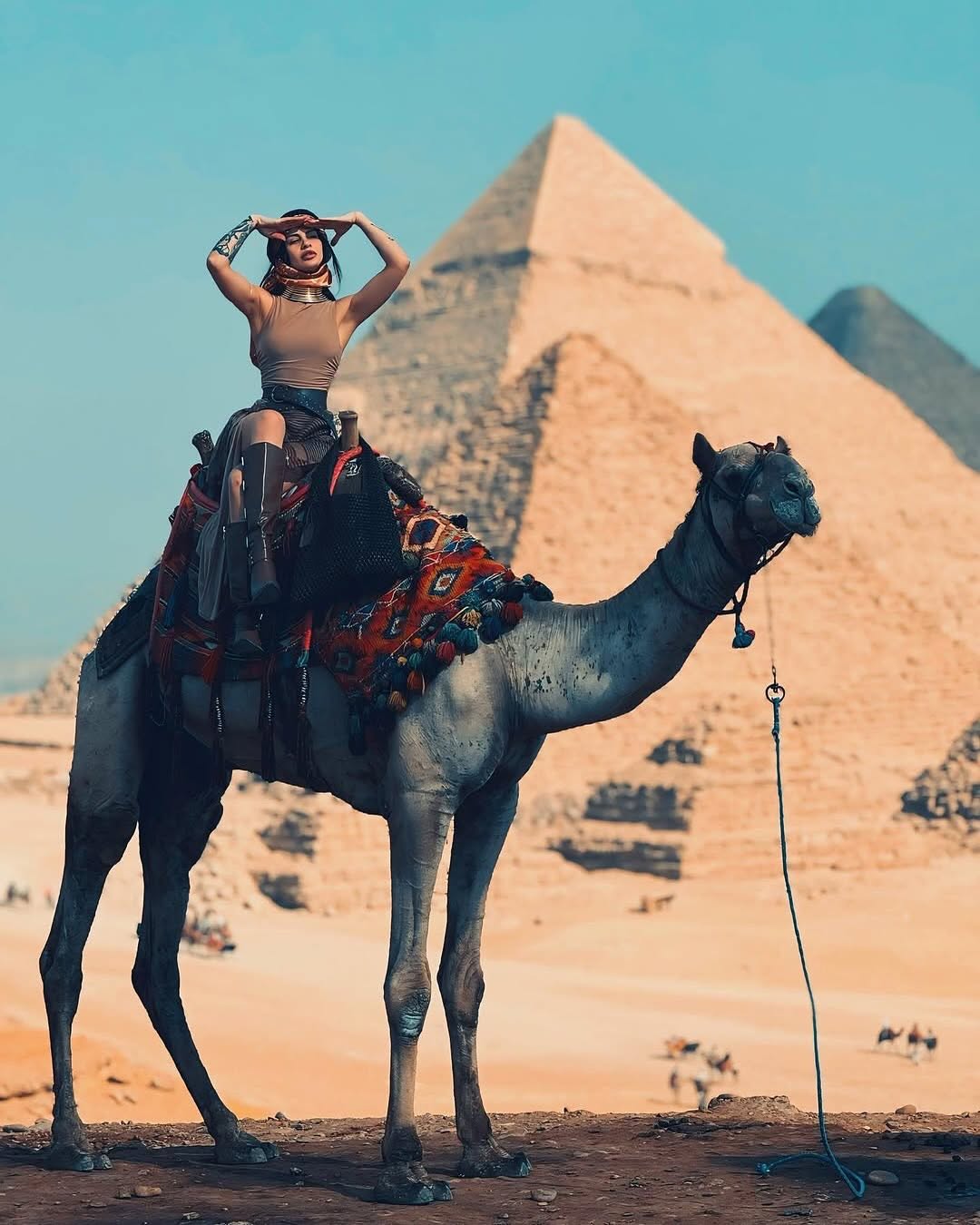 A magical horse or camel tour between the pyramids and the Sphinx